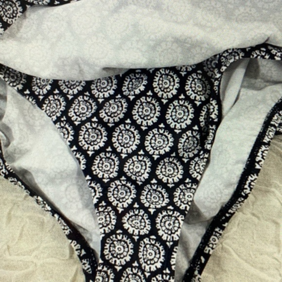 Merona |Size Medium| Black/White One-Piece Swimsuit Skirt with Brief - Picture 6 of 6